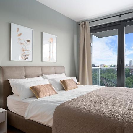 Shs Homes-Luxe Highrise, 2 Bedrooms, Kitchen, Free Parking, Stunning View, Large Tarrasse, Workspace ฮัสเซลต์ ภายนอก รูปภาพ
