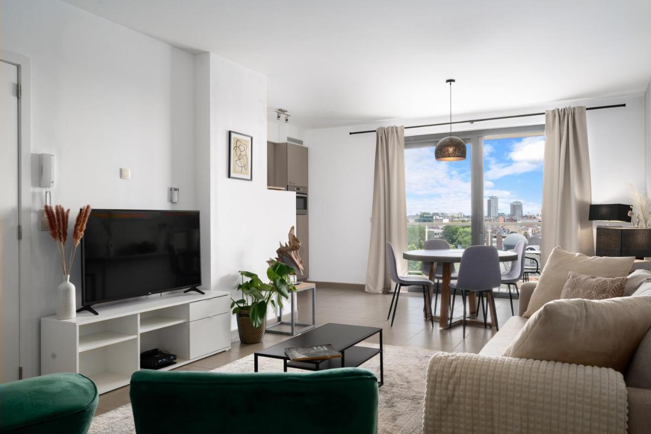 Shs Homes-Luxe Highrise, 2 Bedrooms, Kitchen, Free Parking, Stunning View, Large Tarrasse, Workspace ฮัสเซลต์ ภายนอก รูปภาพ