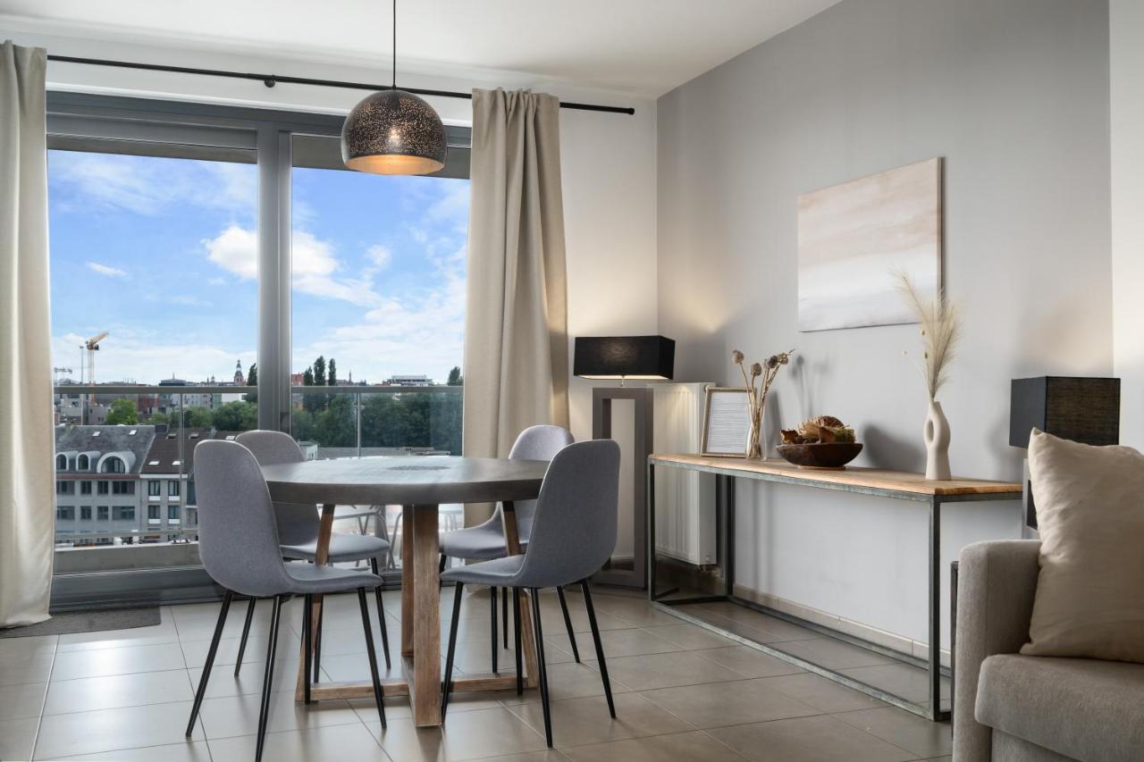 Shs Homes-Luxe Highrise, 2 Bedrooms, Kitchen, Free Parking, Stunning View, Large Tarrasse, Workspace ฮัสเซลต์ ภายนอก รูปภาพ